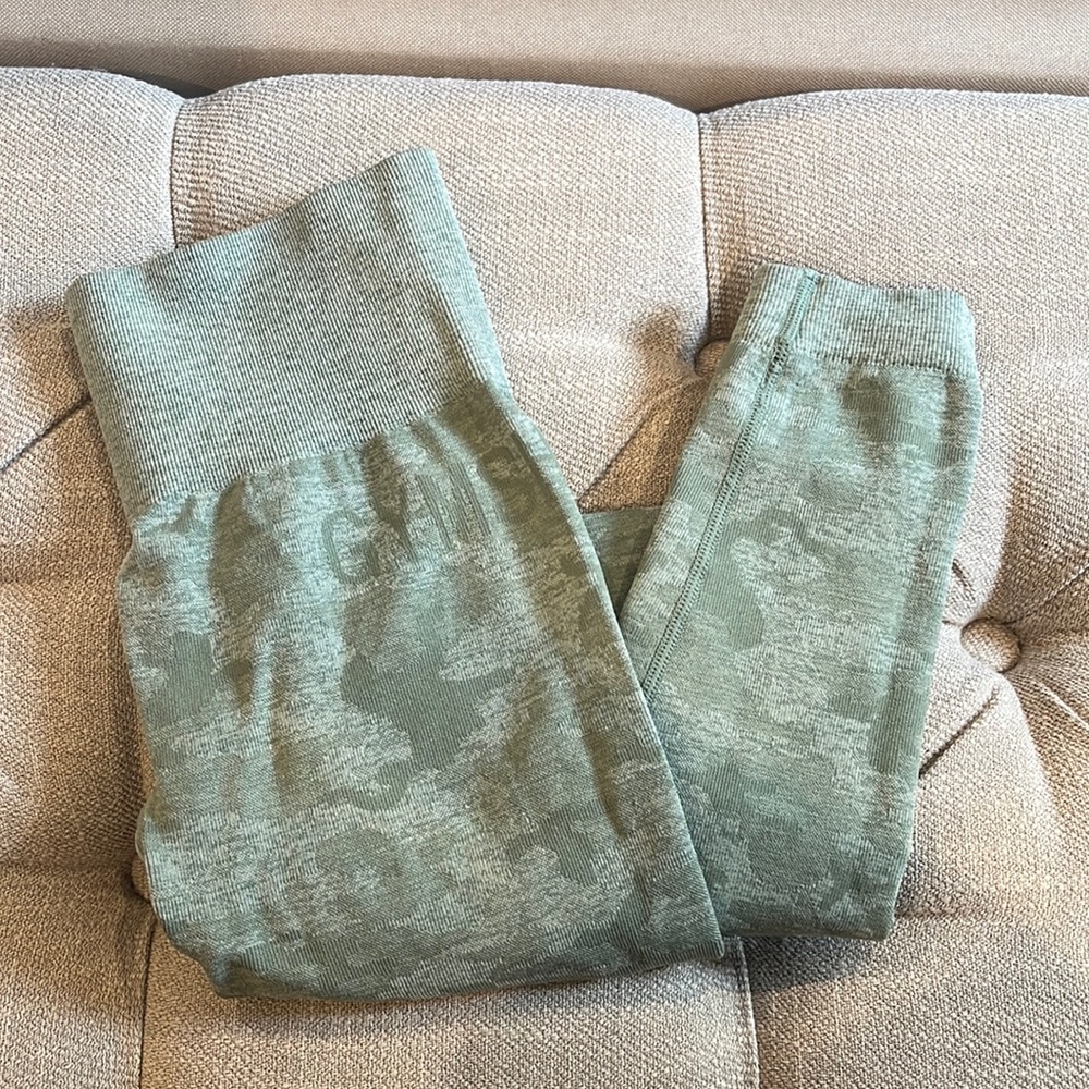 Gymshark camo green leggings